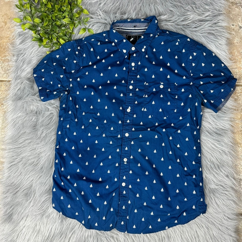 2/ MEN Classic-Fit Boat Moisture-Wicking Button-Down Shirt
